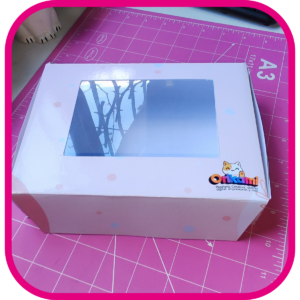 Caja con visor  medida 15x10x5cm