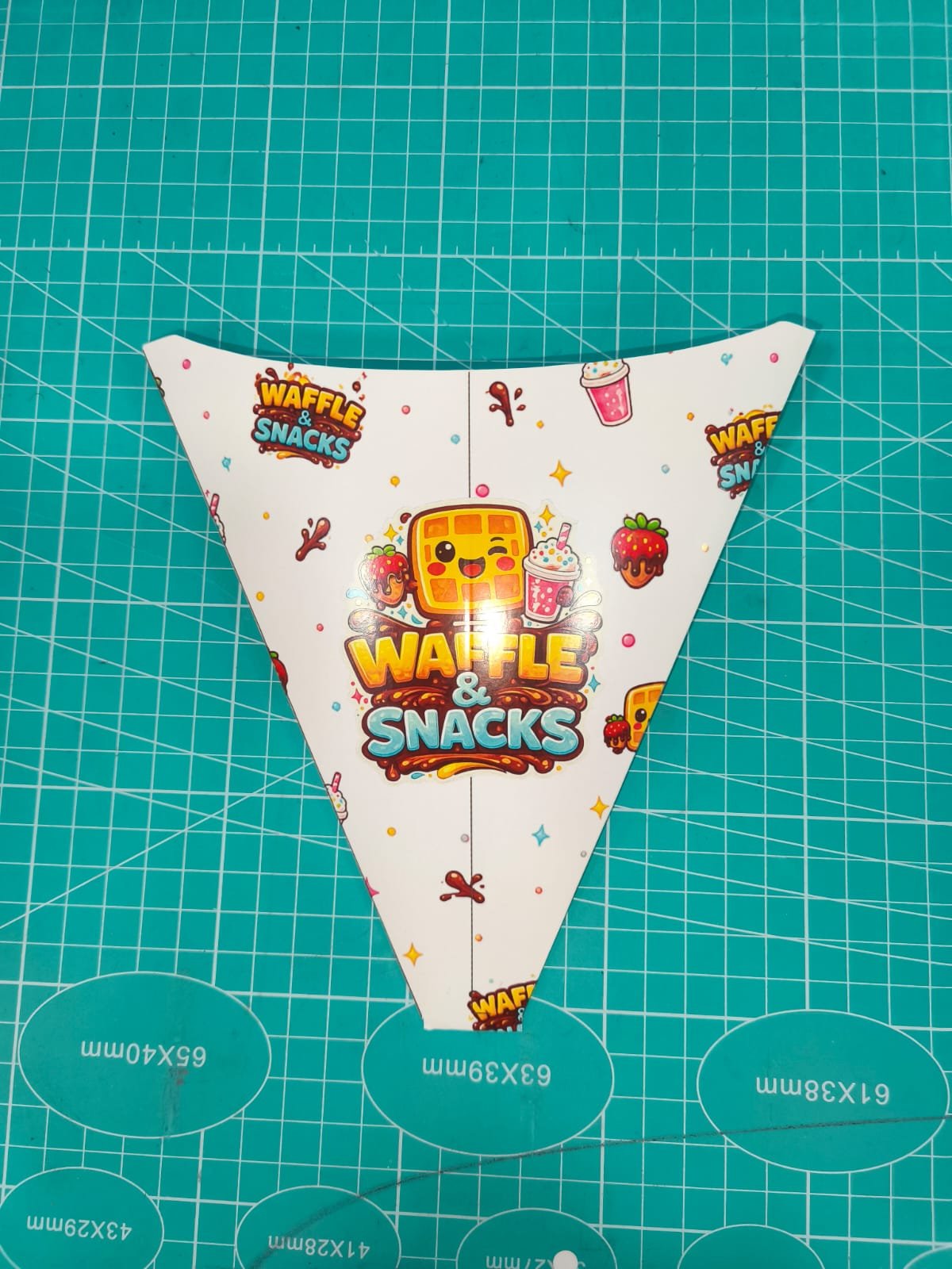 Porta papas o waffles personalizado - packaging Maneki Chile - vista 2