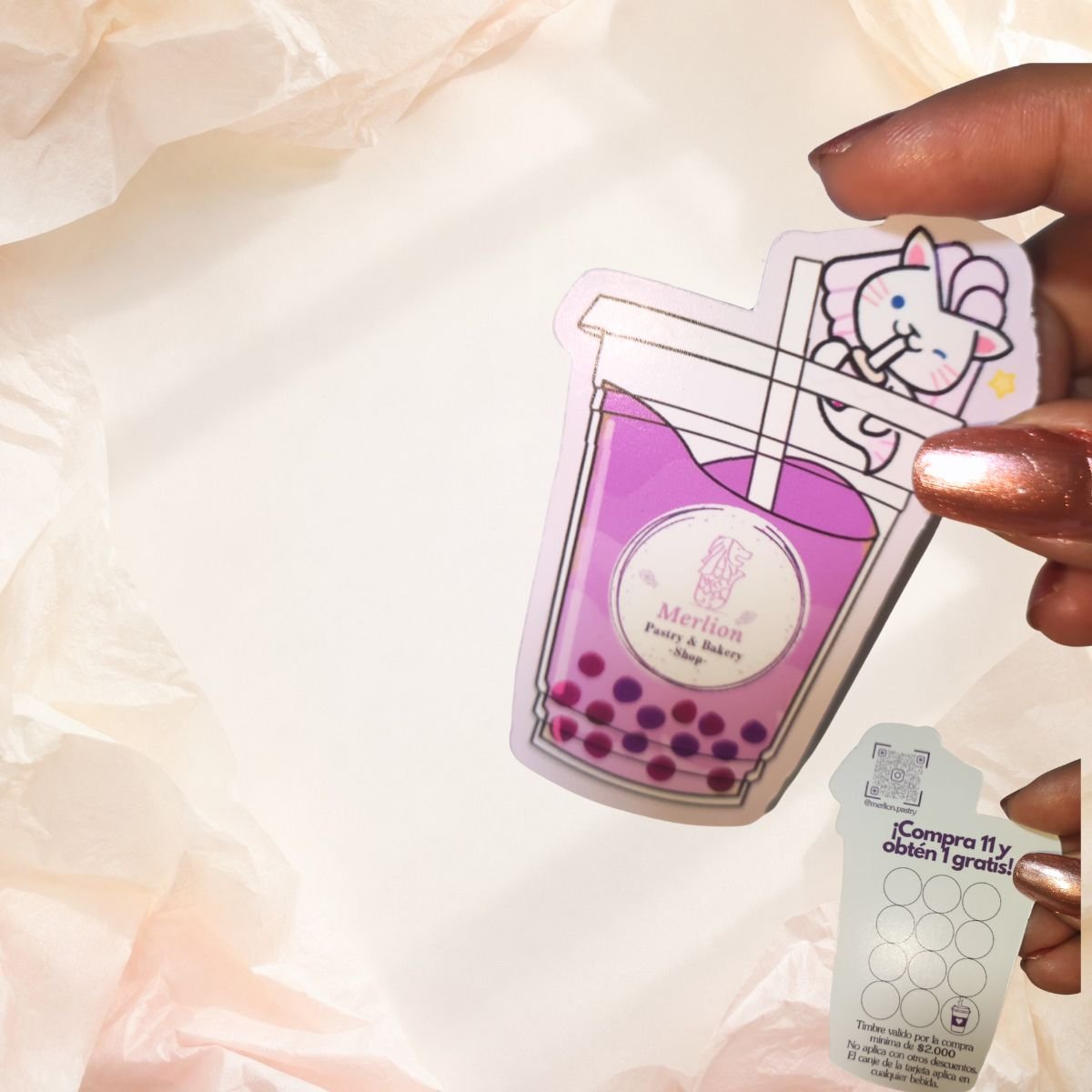 Tarjeta cupón con corte en forma personalizado - packaging Maneki Chile - imagen 1